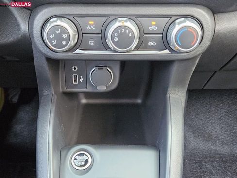 New 2025 Nissan Kicks Play S image 15
