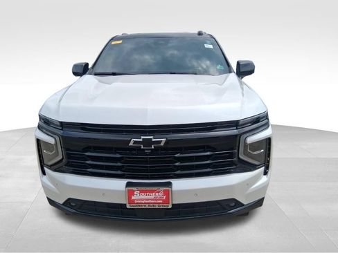 Used 2025 Chevrolet Suburban RST w/ RST Capability Package AWD/4WD image 2