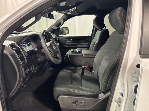 Used 2025 RAM 1500 Big Horn AWD/4WD image 3