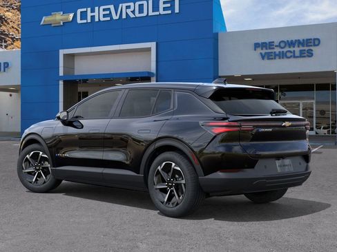 New 2026 Chevrolet Equinox EV LT image 3