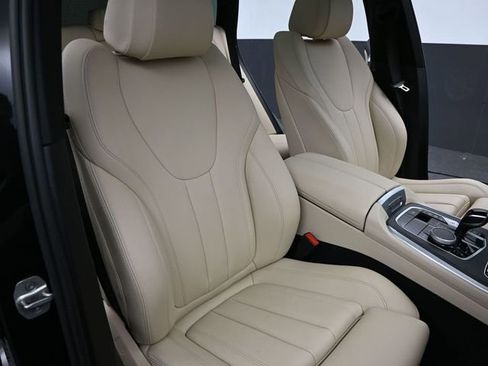 Used 2022 BMW X5 xDrive40i w/ Climate Comfort Package image 22