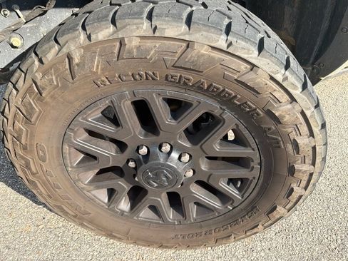 Used 2025 RAM 2500 Limited AWD/4WD image 2
