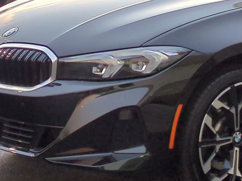 Certified 2025 BMW 330i 330i w/ Premium Package image 6