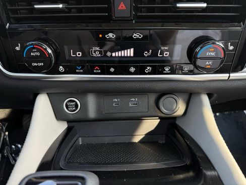 Certified 2023 Nissan Rogue SL w/ SL Premium Package image 29