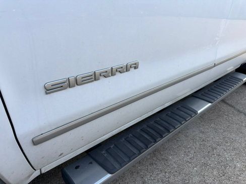 Used 2017 GMC Sierra 1500 SLT RWD image 2