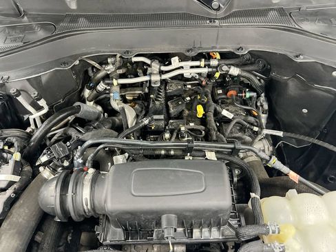 Used 2022 Ford Explorer XLT AWD/4WD image 25