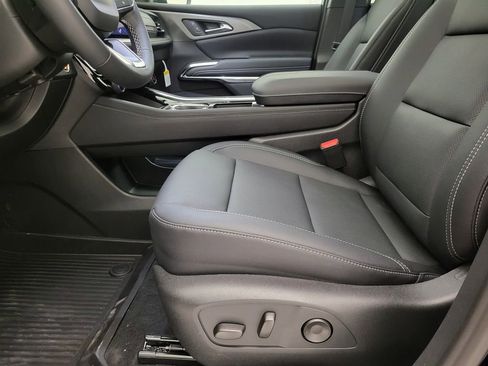 New 2026 Chevrolet Traverse LT w/ Sun and Wheel Package image 3