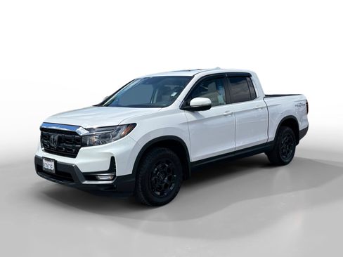 Used 2025 Honda Ridgeline RTL+ image 1