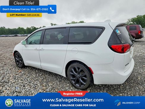 Used 2018 Chrysler Pacifica Touring Plus w/ S Appearance Package FWD image 3