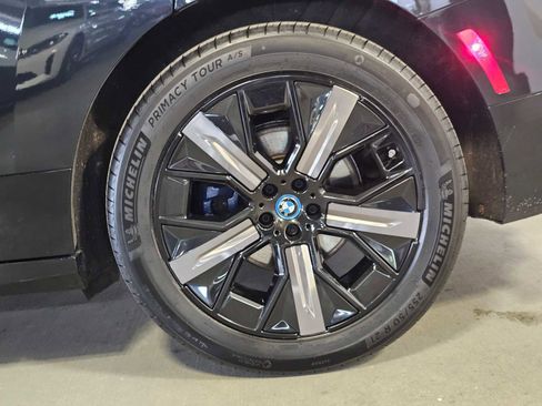 Used 2024 BMW iX xDrive50 w/ Premium Package AWD/4WD image 8