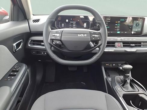 New 2025 Kia K4 EX image 4