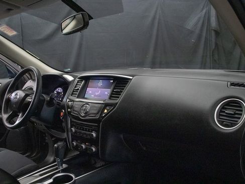 Used 2019 Nissan Pathfinder SV image 15