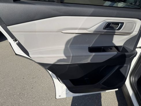 New 2026 Ford Explorer Active w/ Active Comfort Package RWD image 20