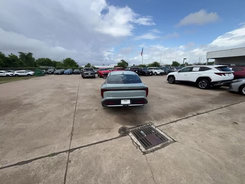 Used 2025 Kia K4 LXS image 16