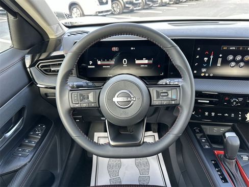 New 2026 Nissan Kicks SR w/ Cold Weather Package image 14