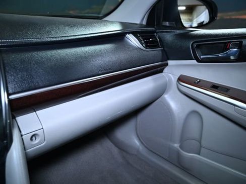 Used 2012 Toyota Camry SE image 30