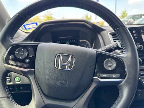 Used 2021 Honda Pilot Touring image 16