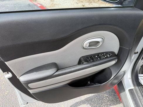 Used 2015 Kia Soul FWD image 10