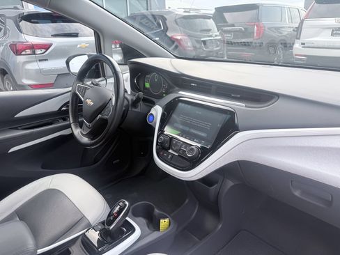 Used 2021 Chevrolet Bolt Premier w/ Infotainment Package FWD image 12