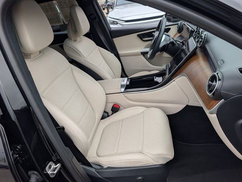 Used 2024 Mercedes-Benz GLC 300 image 8
