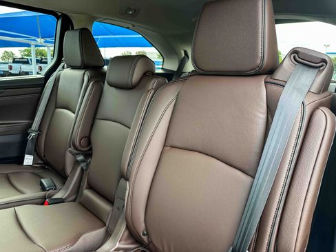 New 2026 Honda Odyssey Touring image 17