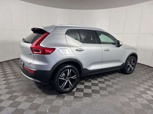 Used 2025 Volvo XC40 B5 Core AWD/4WD image 5