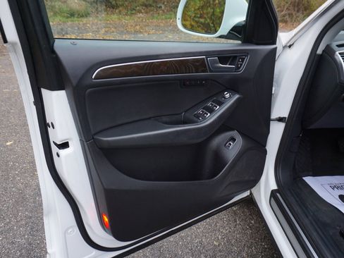 Used 2017 Audi Q5 2.0T Premium Plus w/ Premium Plus Package image 25