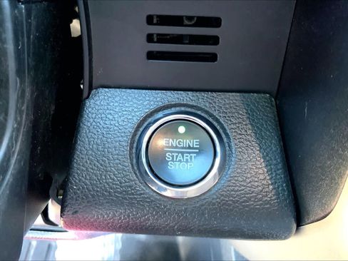 Certified 2020 Ford F350 Lariat w/ Lariat Ultimate Package image 31