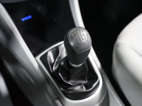 Used 2013 Hyundai Accent GS image 17