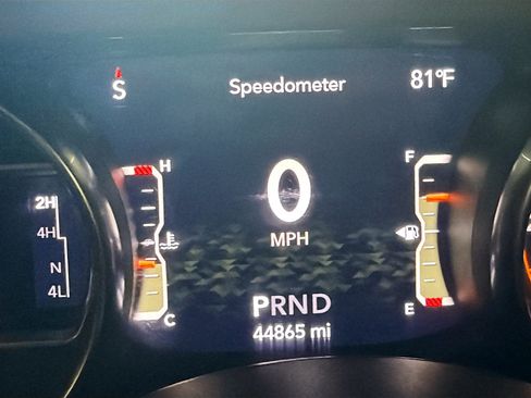 Used 2023 Jeep Gladiator Rubicon w/ Cold Weather Group AWD/4WD image 18