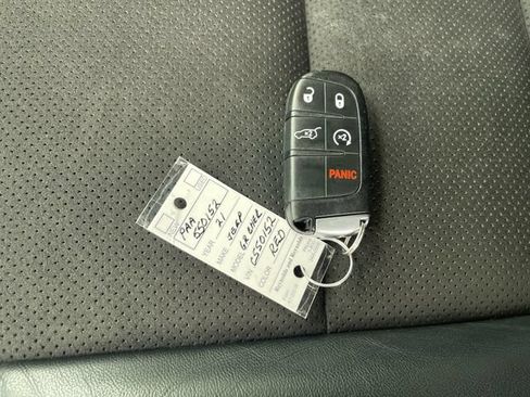 Used 2021 Jeep Grand Cherokee Laredo X AWD/4WD image 34