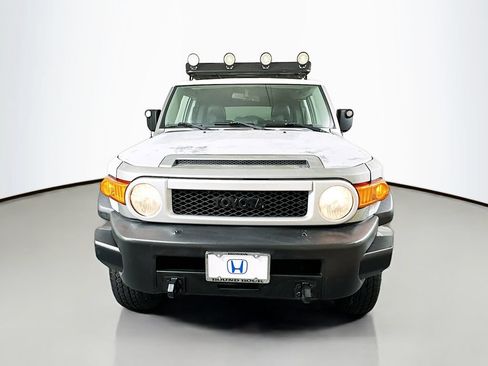 Used 2010 Toyota FJ Cruiser 4WD image 2