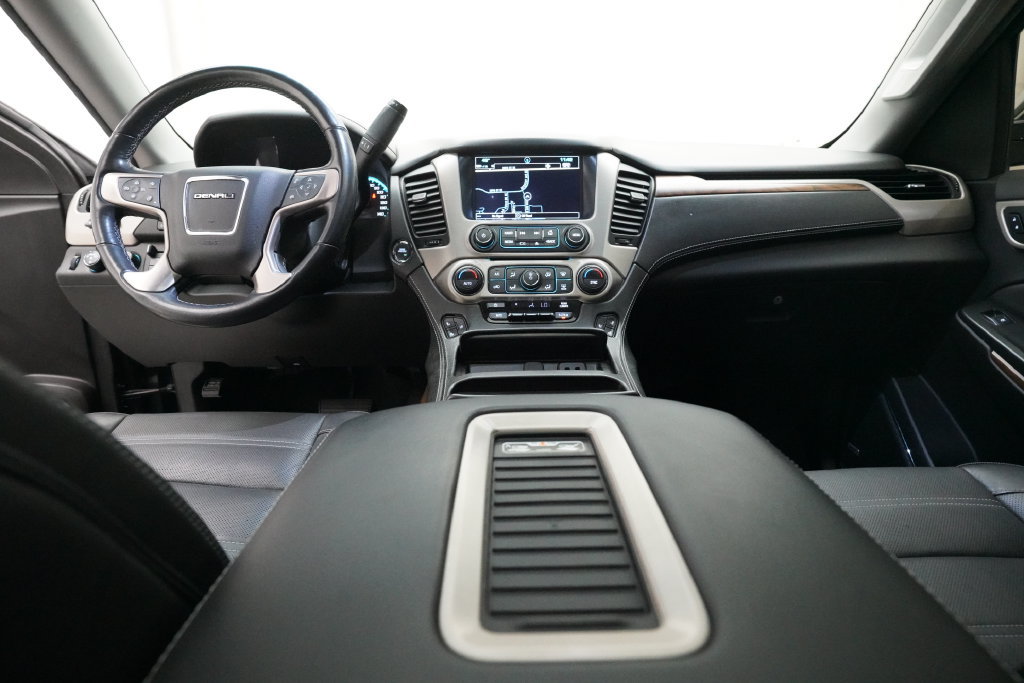 Used 2020 GMC Yukon Denali w/ Denali Ultimate Package AWD/4WD image 5