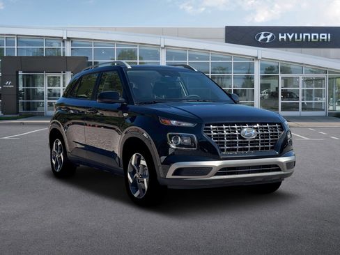 New 2026 Hyundai Venue SEL FWD image 11