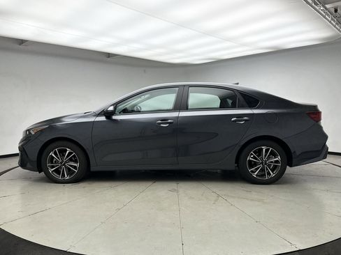 Used 2023 Kia Forte LXS w/ LXS Technology Package FWD image 2
