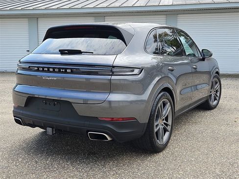 Used 2025 Porsche Cayenne image 7