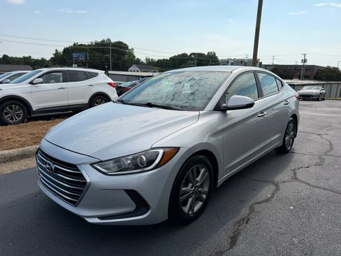 Used 2018 Hyundai Elantra SEL FWD image 3