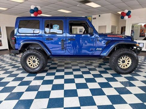 Used 2018 Jeep Wrangler Unlimited Sahara w/ Dual Top Group AWD/4WD image 8