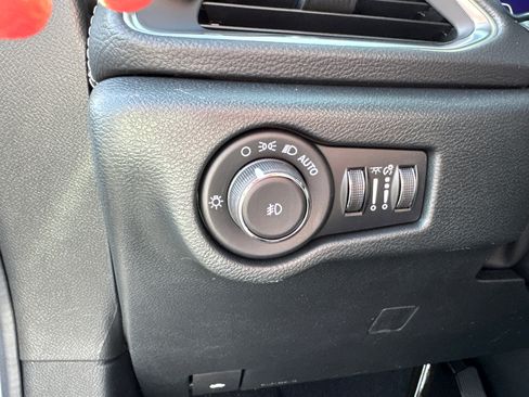 New 2026 Chrysler Pacifica Limited FWD image 16