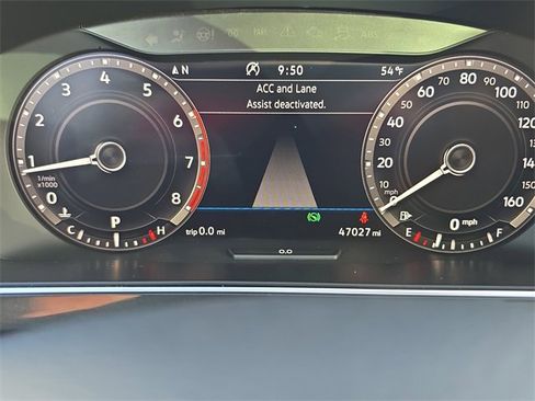 Used 2019 Volkswagen Tiguan SEL Premium image 22