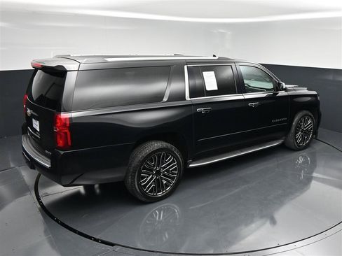 Used 2018 Chevrolet Suburban Premier AWD/4WD image 24