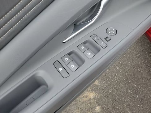 Certified 2025 Hyundai Elantra SEL FWD image 21