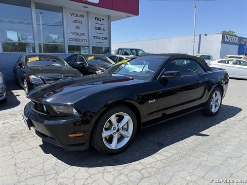 Used 2011 Ford Mustang GT Premium w/ Security Pkg RWD image 3