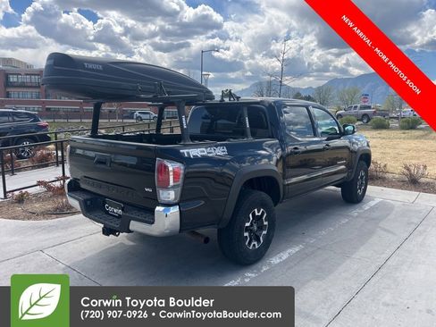 Used 2022 Toyota Tacoma TRD Off-Road image 7