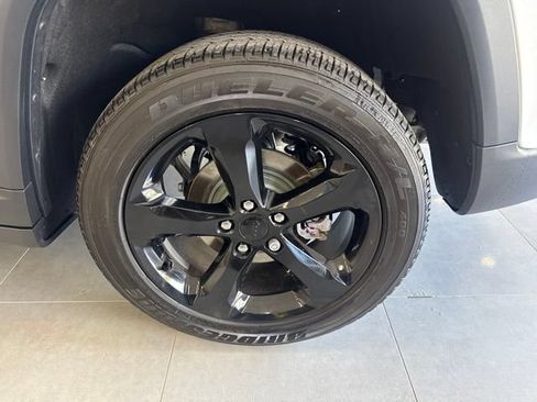 Used 2023 Jeep Grand Cherokee Altitude AWD/4WD image 16