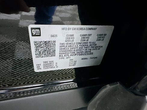 Used 2025 Buick Envista Preferred image 12