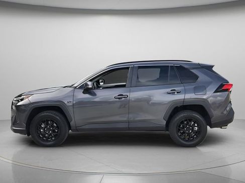 Used 2023 Toyota RAV4 XLE w/ Convenience Package FWD image 3