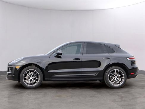 New 2026 Porsche Macan image 2