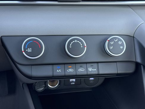 New 2026 Hyundai Elantra SE FWD image 23