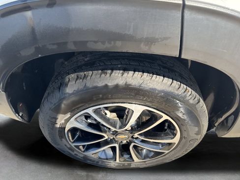 Used 2025 Chevrolet TrailBlazer LT AWD/4WD image 12
